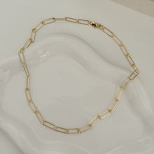 Load image into Gallery viewer, Paperclip necklace
