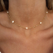 Load image into Gallery viewer, Pearl Bead Necklace - Stainless Steel Gold Plated 18K
