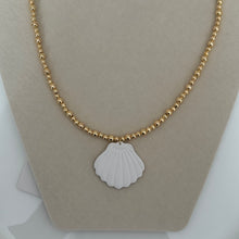 Load image into Gallery viewer, Ariel shell necklace
