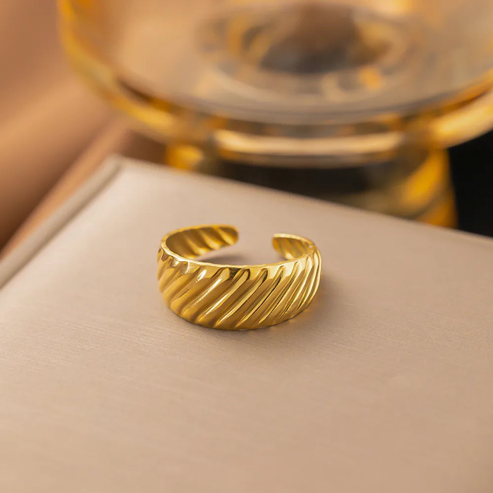 Ripple Band Ring