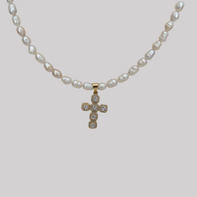 Load image into Gallery viewer, Cross necklace
