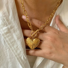 Load image into Gallery viewer, Amour Necklace
